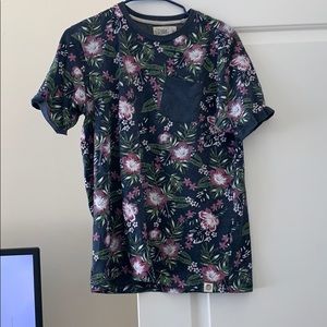 Floral male t shirt with front pocket